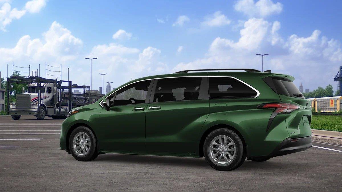 New 2026 Toyota Sienna XLE FWD image 7