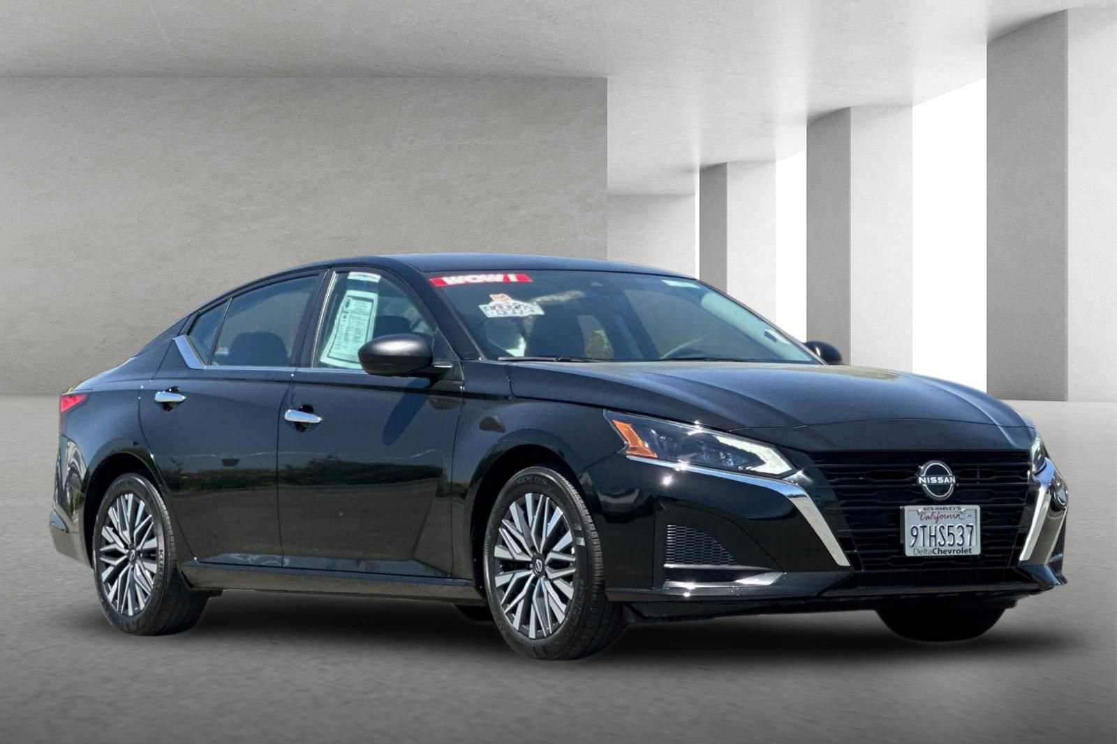 Used 2025 Nissan Altima 2.5 SV FWD image 1