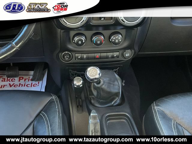 Used 2013 Jeep Wrangler Unlimited Sahara w/ Dual Top Group AWD/4WD image 15