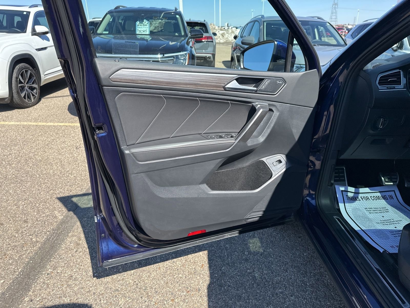 Certified 2022 Volkswagen Tiguan SEL R-Line image 17