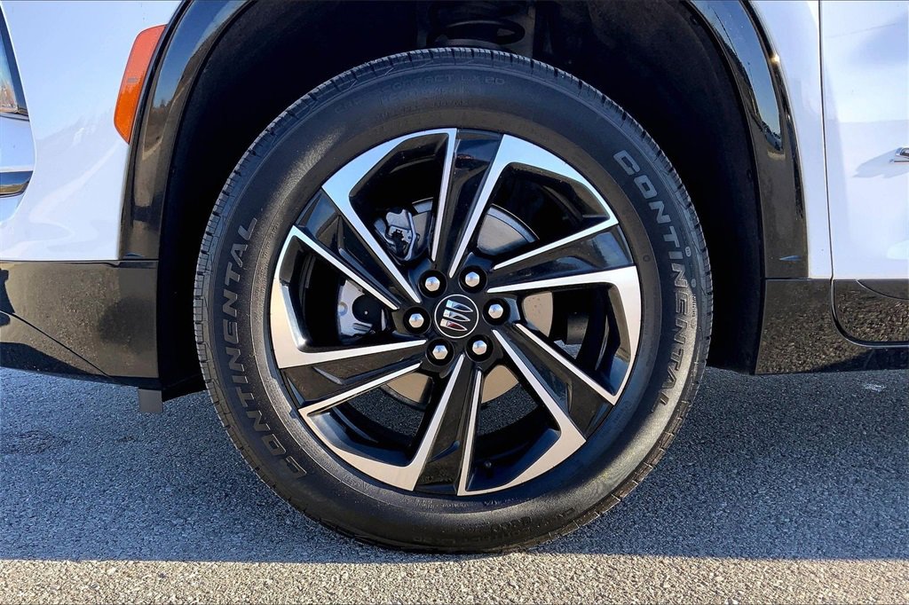 Used 2025 Buick Enclave Sport Touring image 25