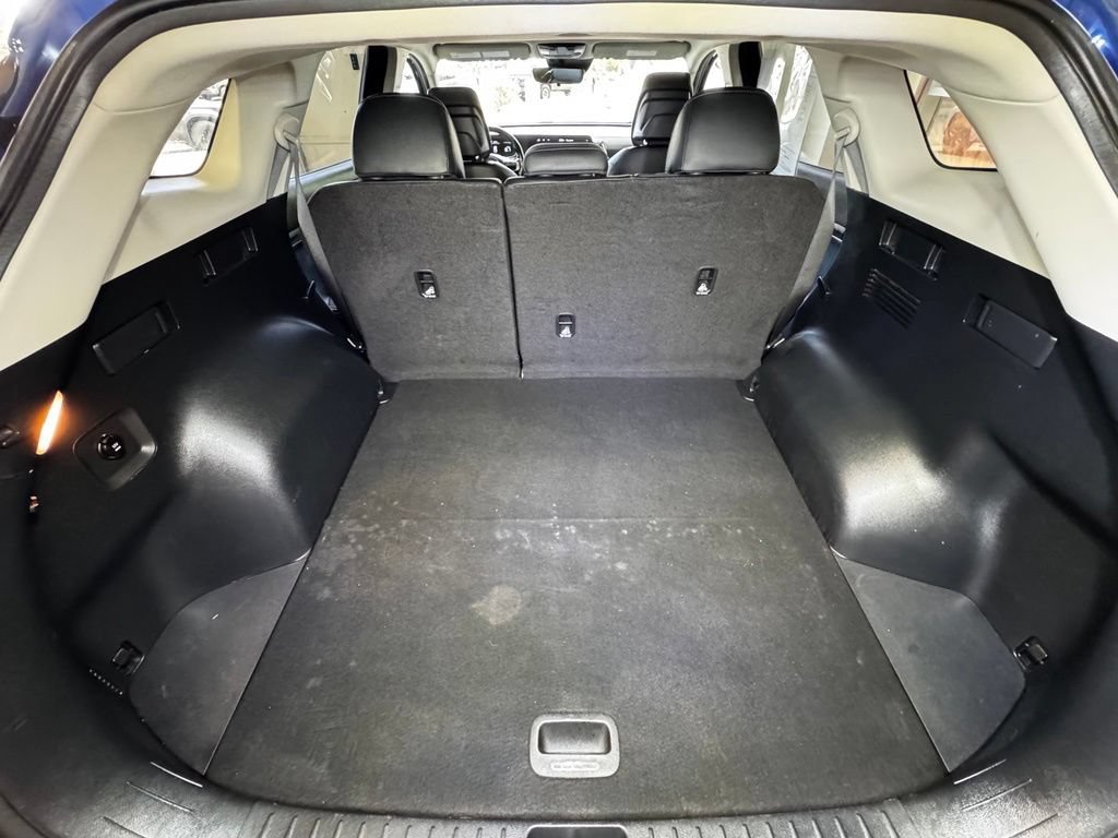 Used 2025 Kia Sportage EX AWD/4WD image 54