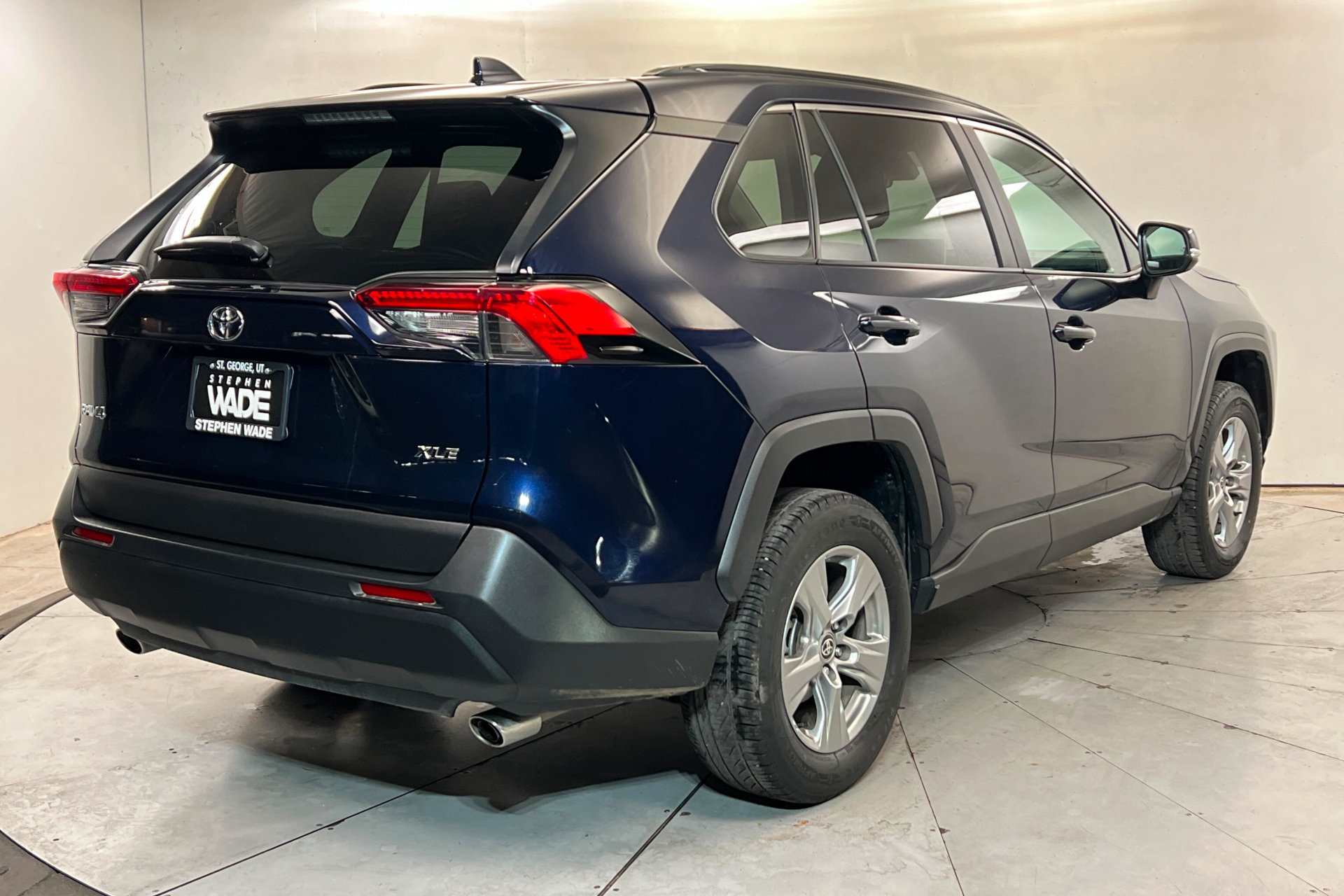 Used 2025 Toyota RAV4 XLE FWD image 6