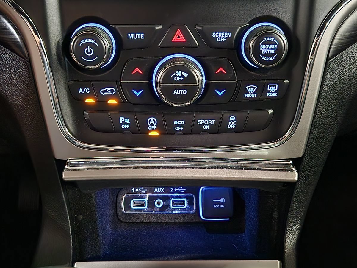 Used 2019 Jeep Grand Cherokee Laredo RWD image 37