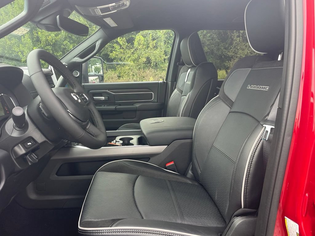 New 2026 RAM 2500 Laramie AWD/4WD image 2