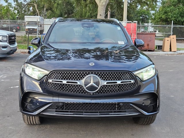 Used 2023 Mercedes-Benz GLC 300 image 2