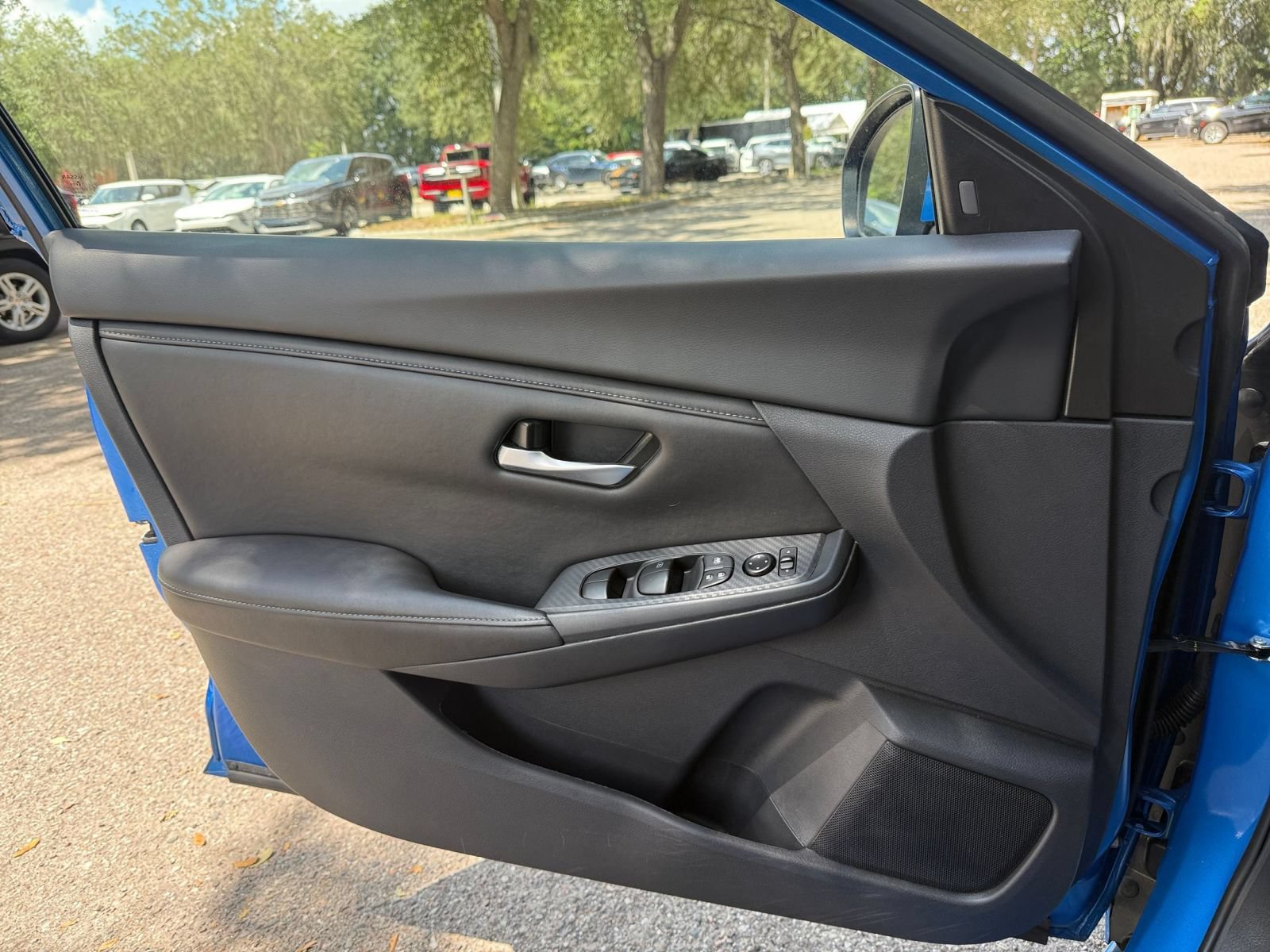 Used 2025 Nissan Sentra SV FWD image 19