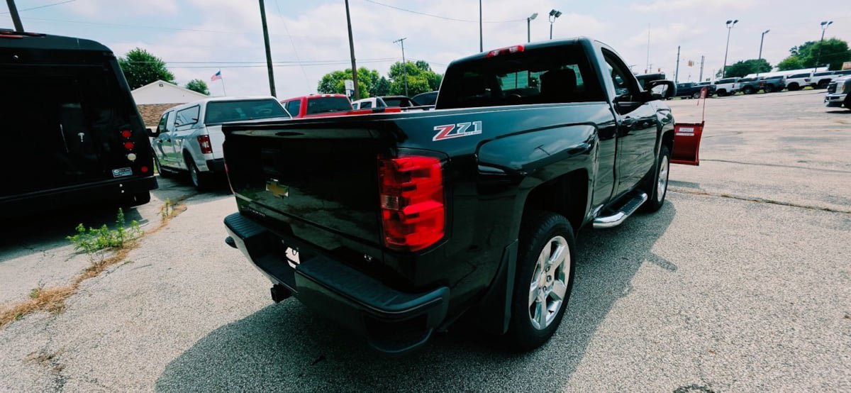 Used 2016 Chevrolet Silverado 1500 LT w/ LT Convenience Package AWD/4WD image 5