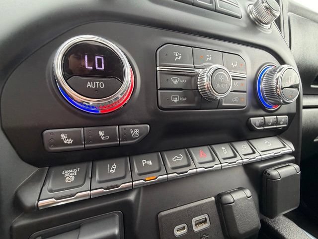 Used 2021 GMC Sierra 3500 Denali w/ Denali Ultimate Package AWD/4WD image 26