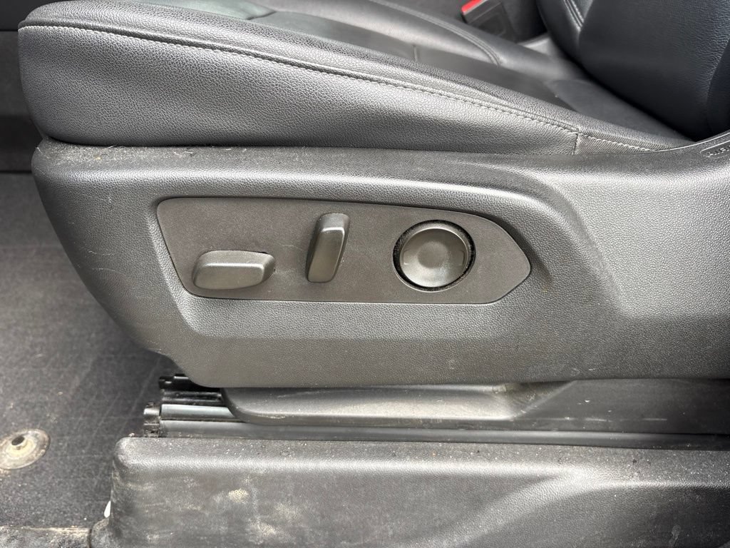 Used 2022 Chevrolet Suburban LT AWD/4WD image 19