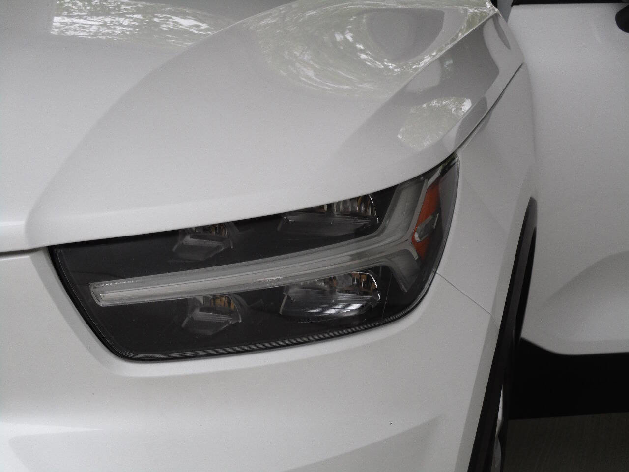 Used 2022 Volvo XC40 T5 Momentum image 55