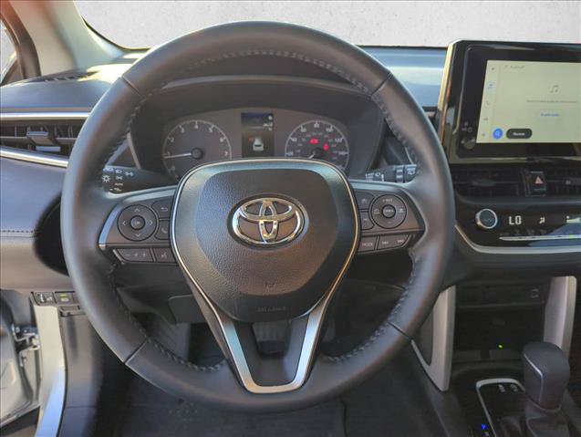 Certified 2025 Toyota Corolla Cross LE FWD image 11