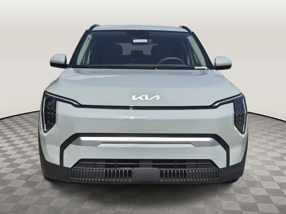 New 2027 Kia EV3 Wind AWD/4WD image 2