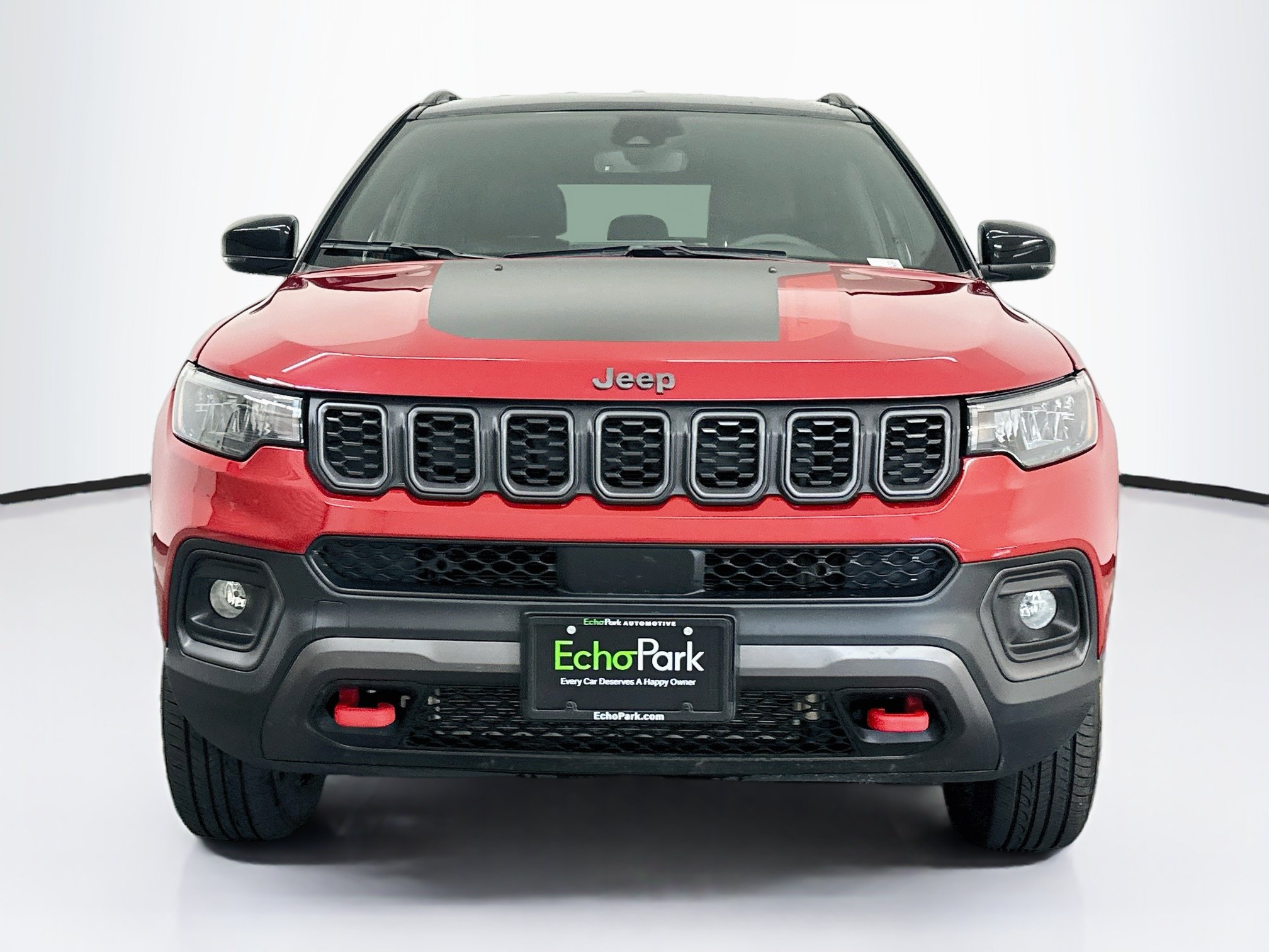Used 2025 Jeep Compass Trailhawk AWD/4WD image 2