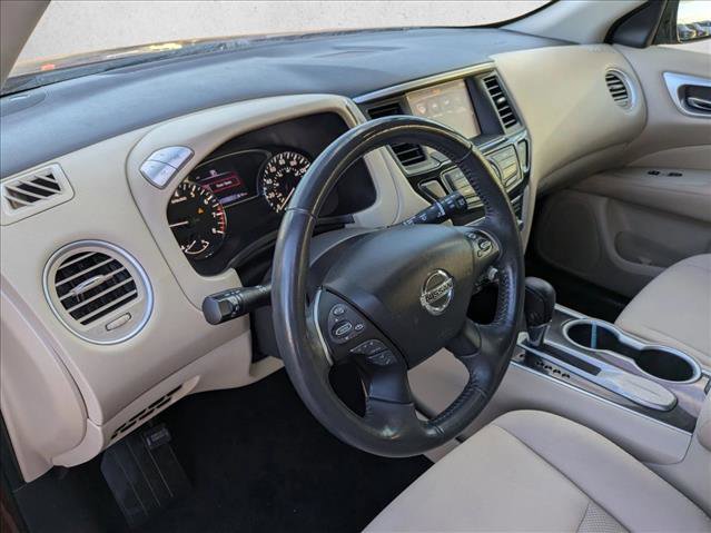 Used 2017 Nissan Pathfinder SV image 15