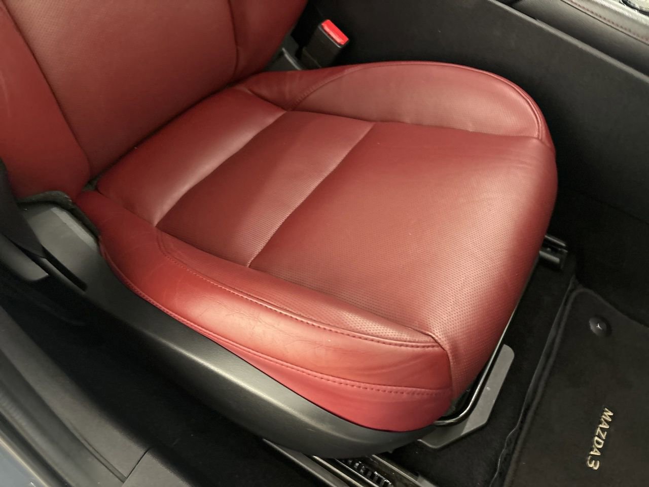 Used 2022 MAZDA MAZDA3 s image 30