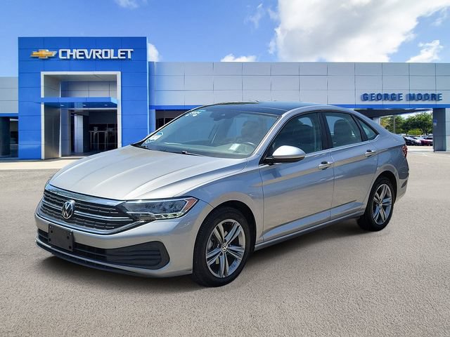 Used 2024 Volkswagen Jetta SE FWD image 2