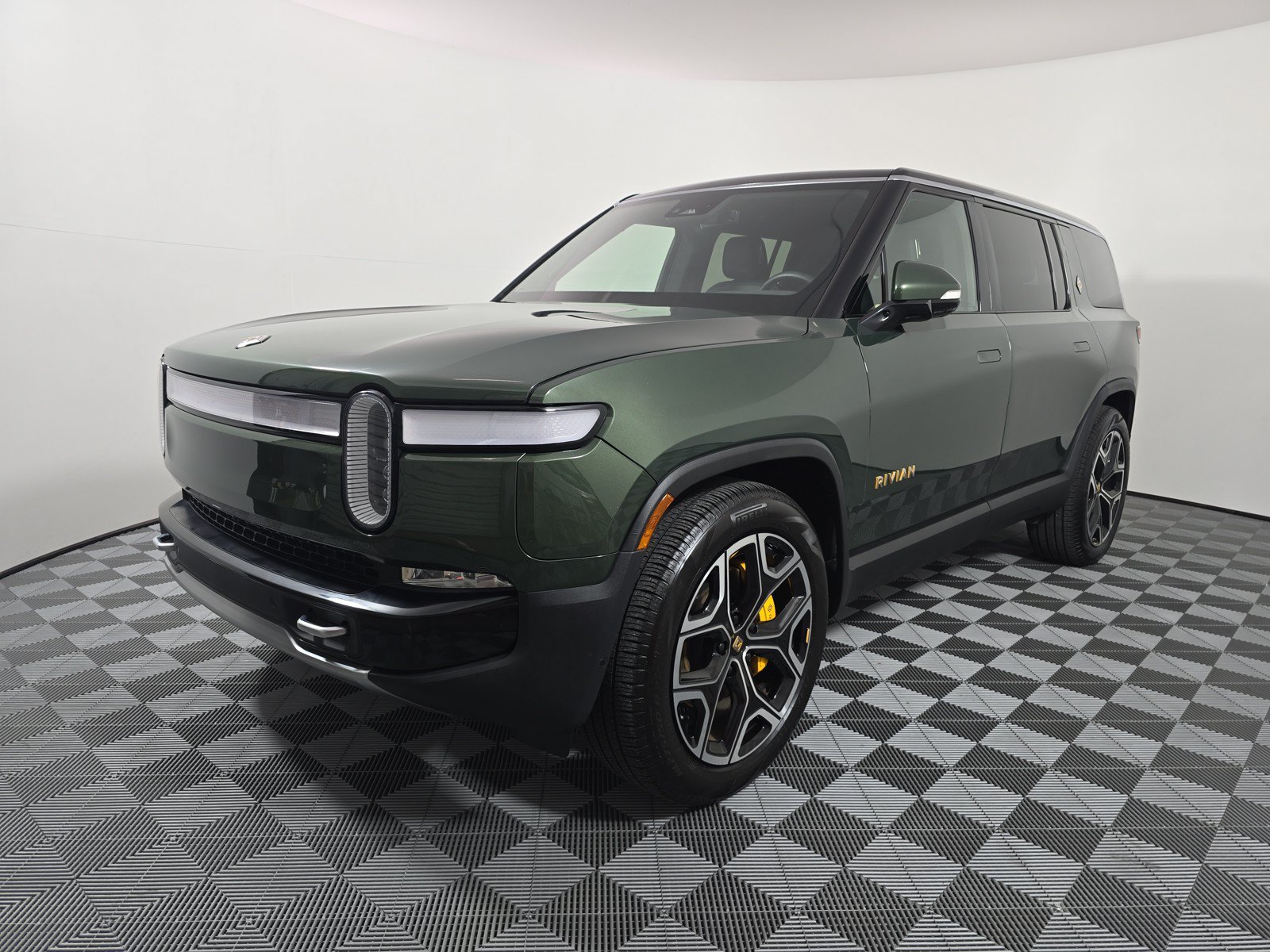 Used 2022 Rivian R1S Launch Edition