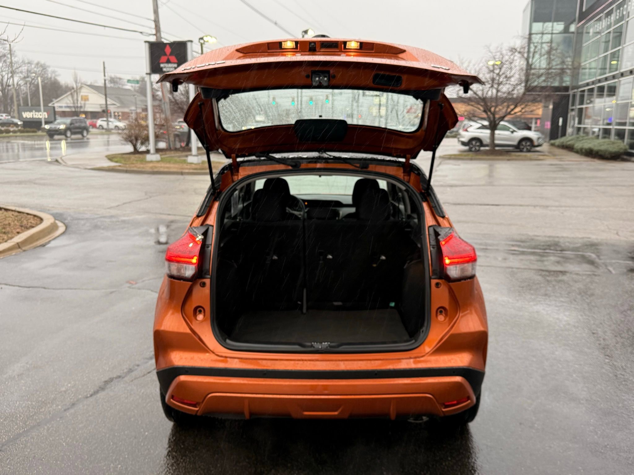 Used 2023 Nissan Kicks SV image 26