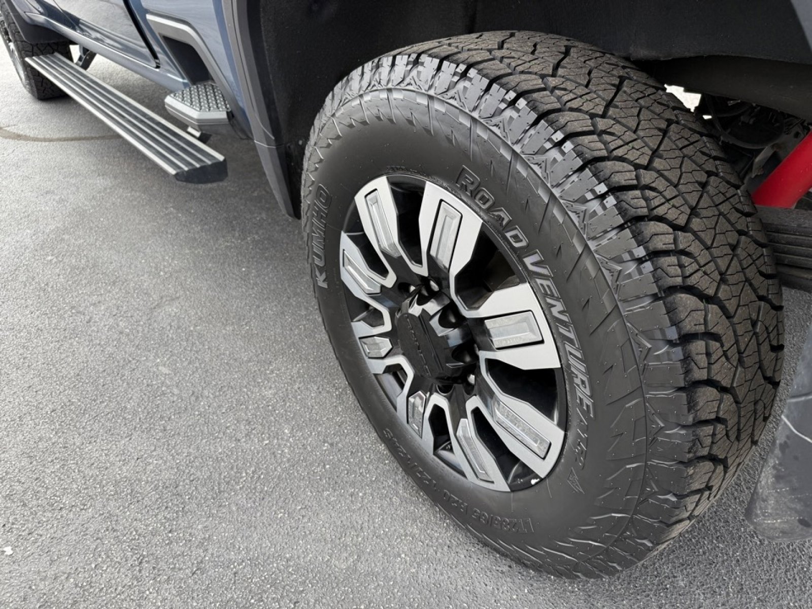 Used 2024 GMC Sierra 2500 Denali w/ Technology Package image 40