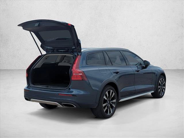 Used 2021 Volvo V60 T5 Cross Country AWD/4WD image 6