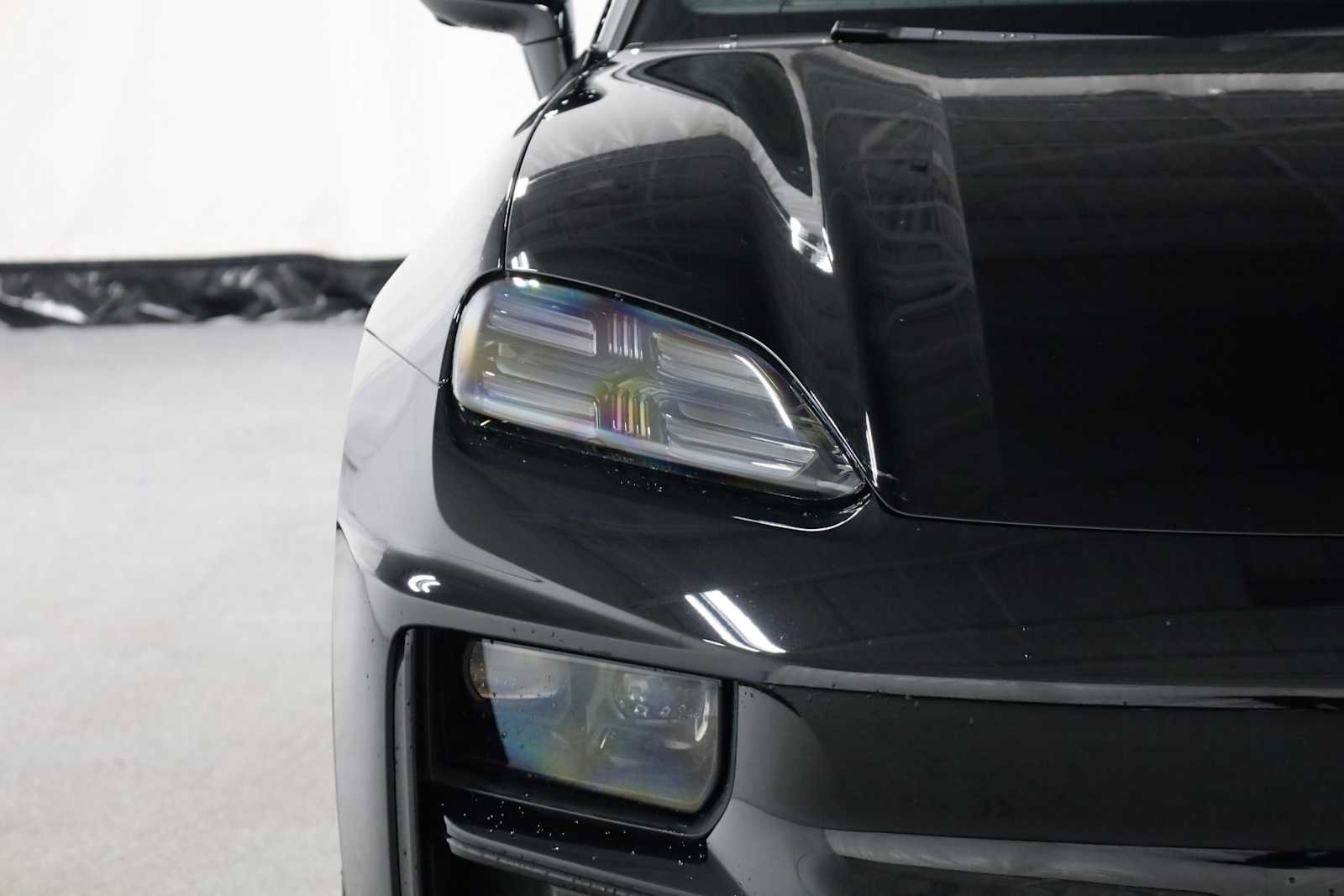 New 2025 Porsche Macan Turbo Electric image 15