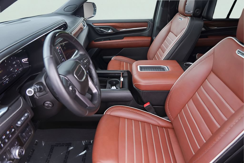 Used 2023 GMC Yukon Denali Ultimate AWD/4WD image 11