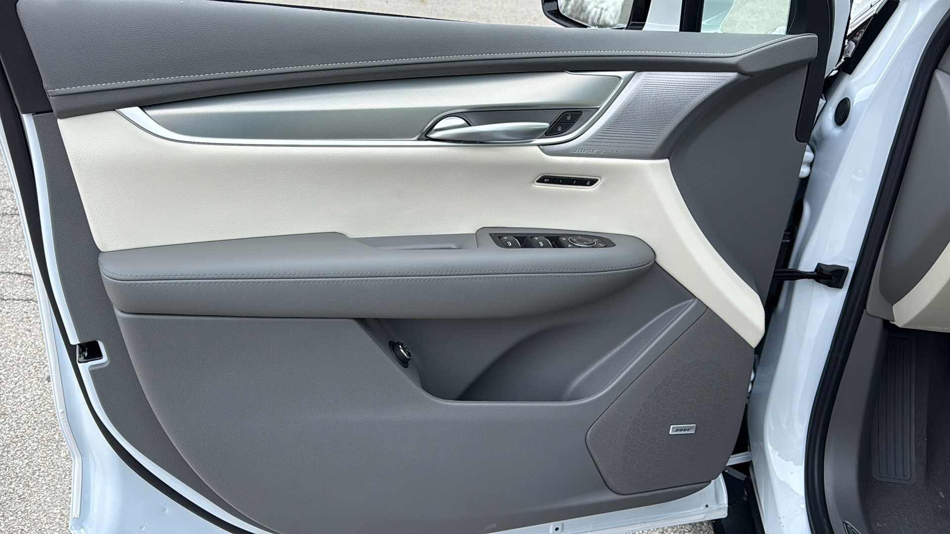 New 2026 Cadillac XT5 Premium Luxury w/ LPO, Floor Liner Package image 10