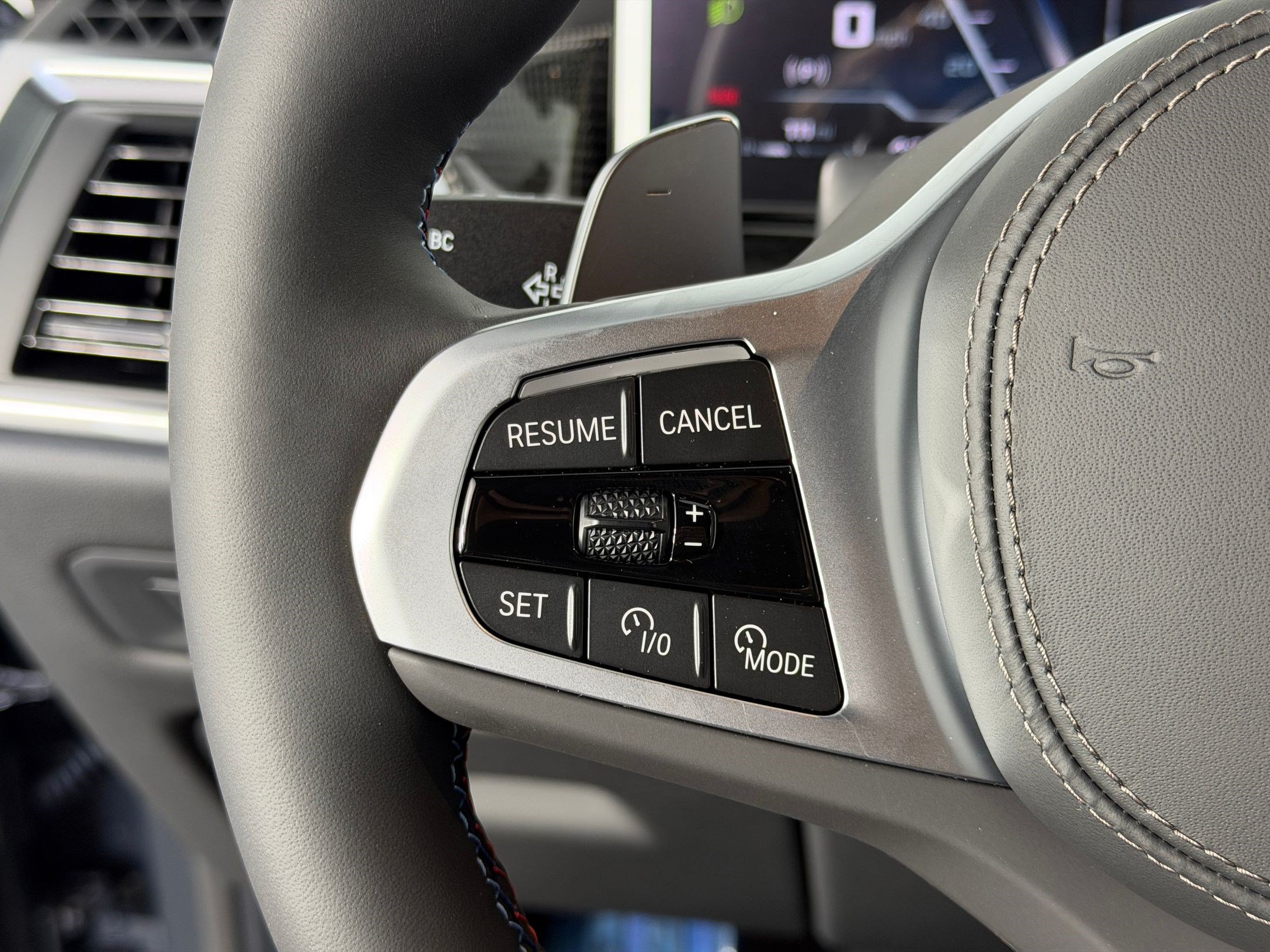 New 2027 BMW X6 M60i AWD/4WD image 17