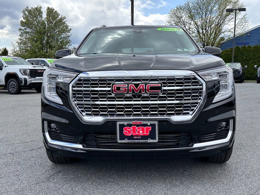 Used 2023 GMC Terrain Denali w/ Denali Premium Package AWD/4WD image 4