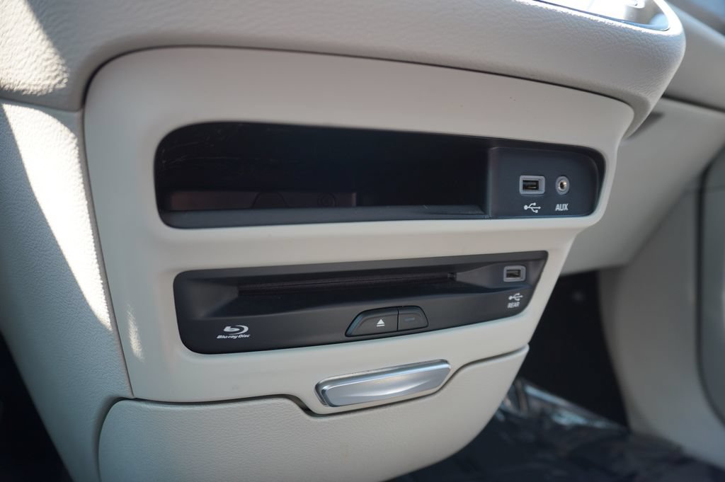 Used 2020 Chrysler Pacifica Touring-L Plus w/ Tire & Wheel Group FWD image 18