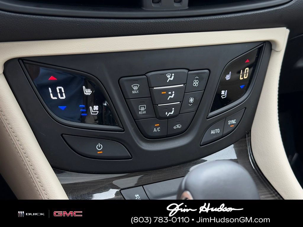 Used 2020 Buick Envision Premium w/ Driver Confidence Package AWD/4WD image 44