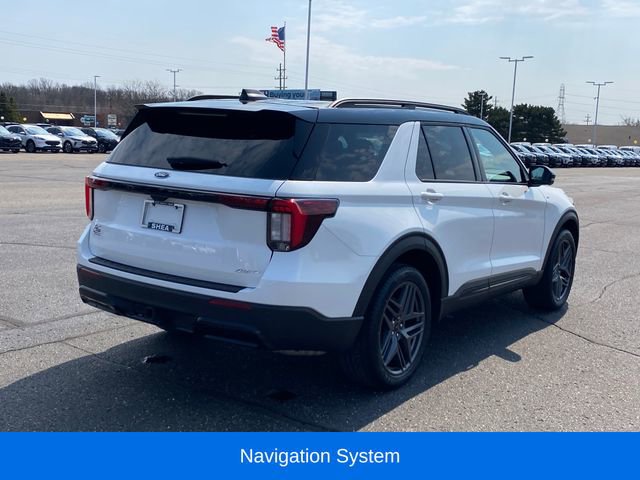 Used 2025 Ford Explorer ST-Line w/ Premium Package image 3