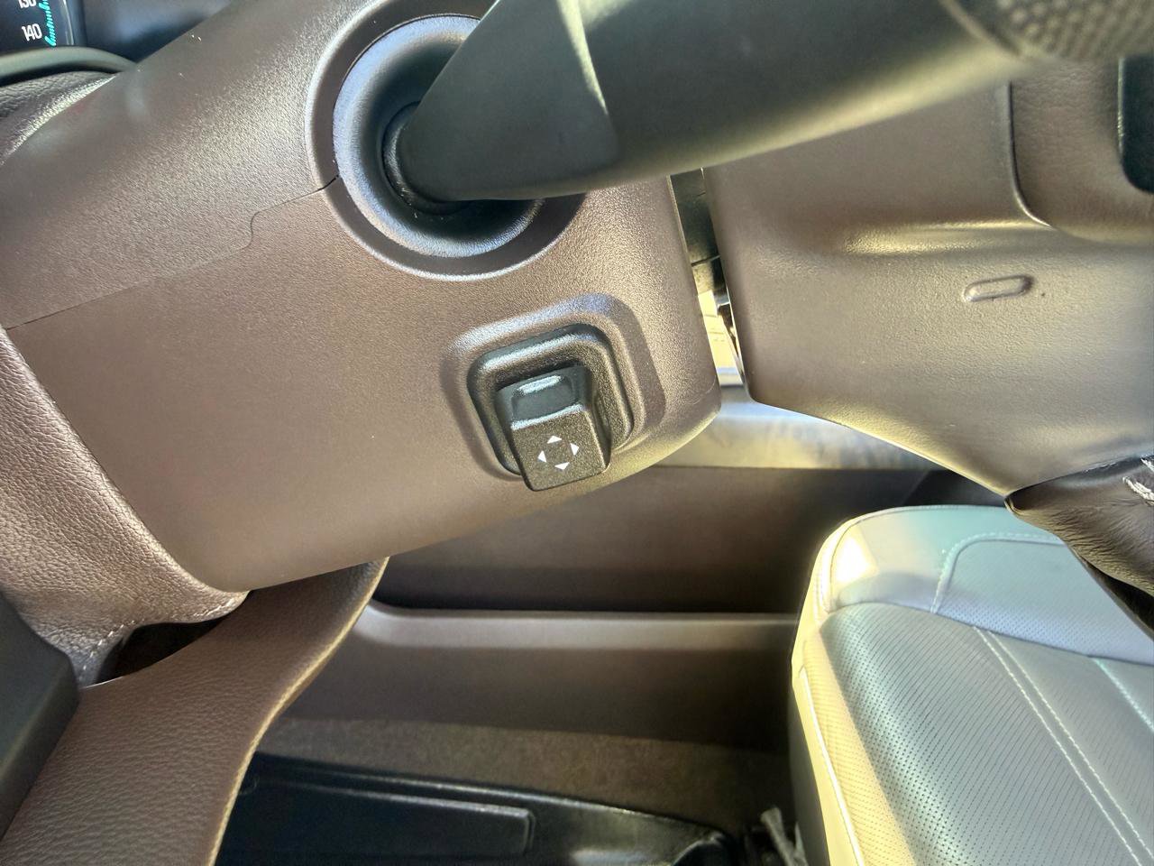 Used 2018 GMC Yukon XL Denali w/ Denali Ultimate Package AWD/4WD image 36