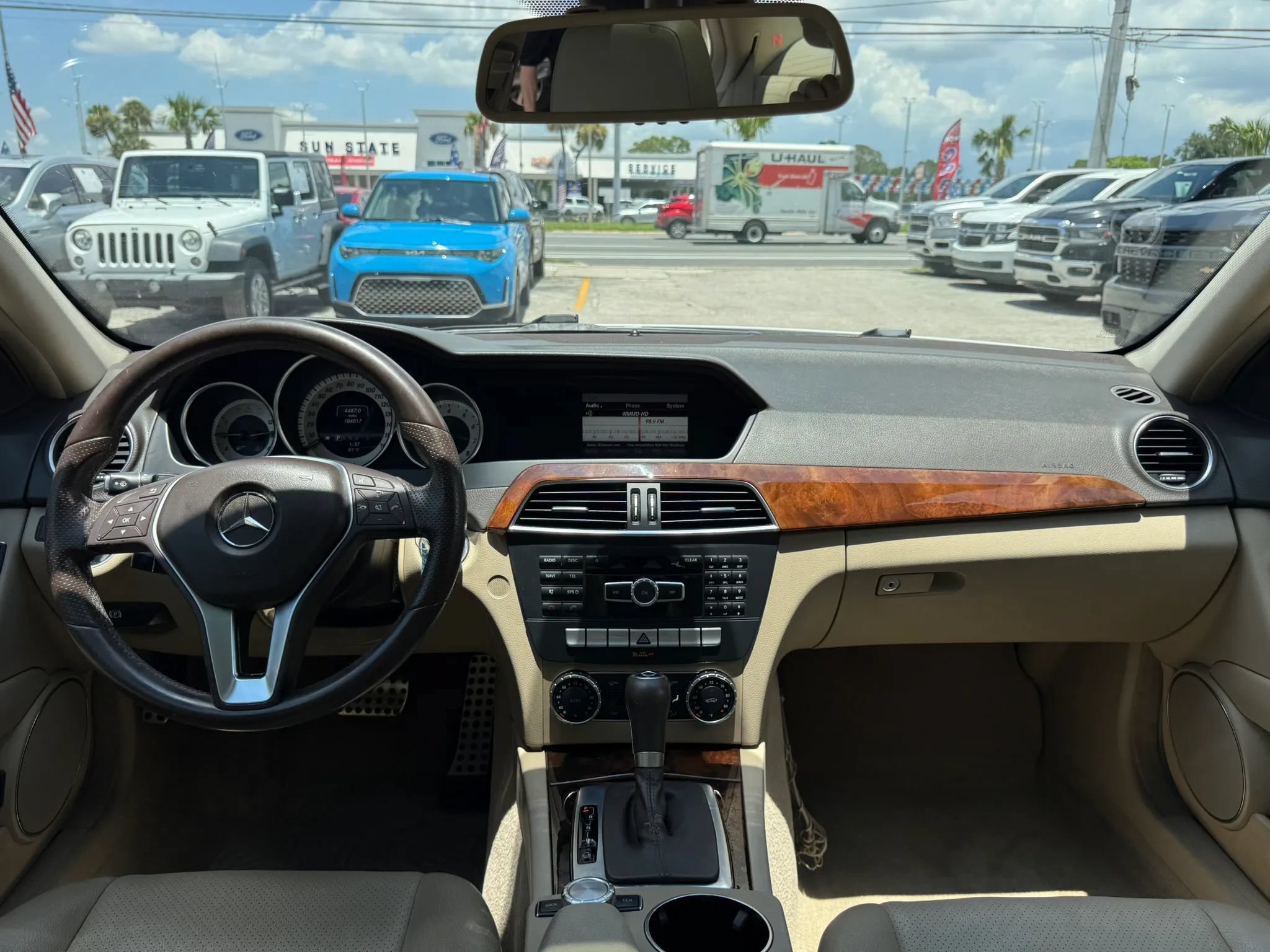 Used 2013 Mercedes-Benz C 250 Sedan image 10