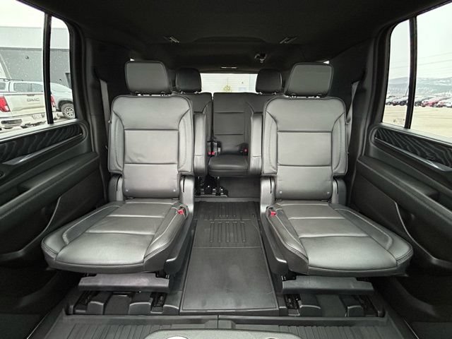 Used 2023 GMC Yukon XL Denali AWD/4WD image 42