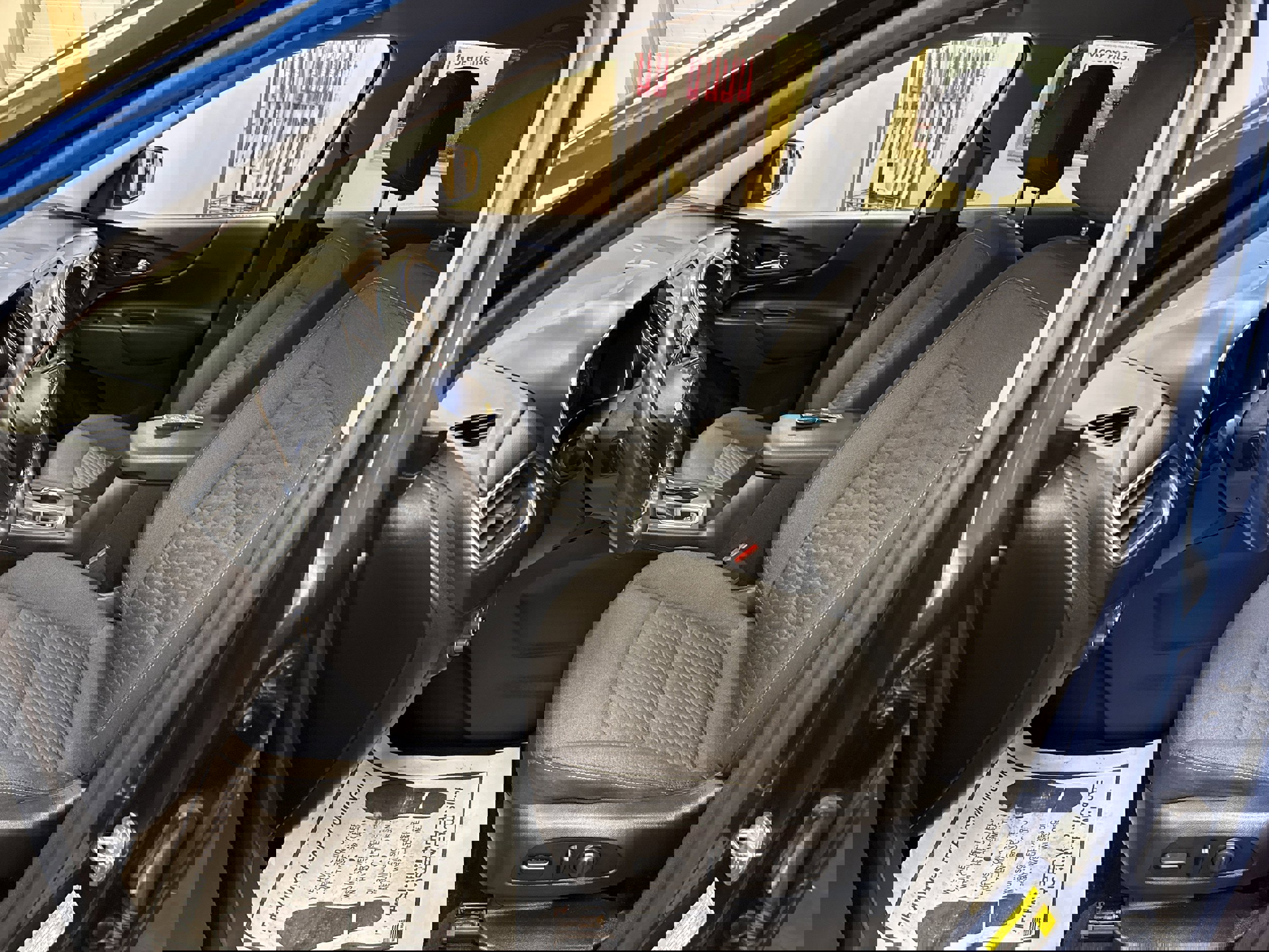 Used 2019 Chevrolet Equinox LT w/ Driver Convenience Package image 47