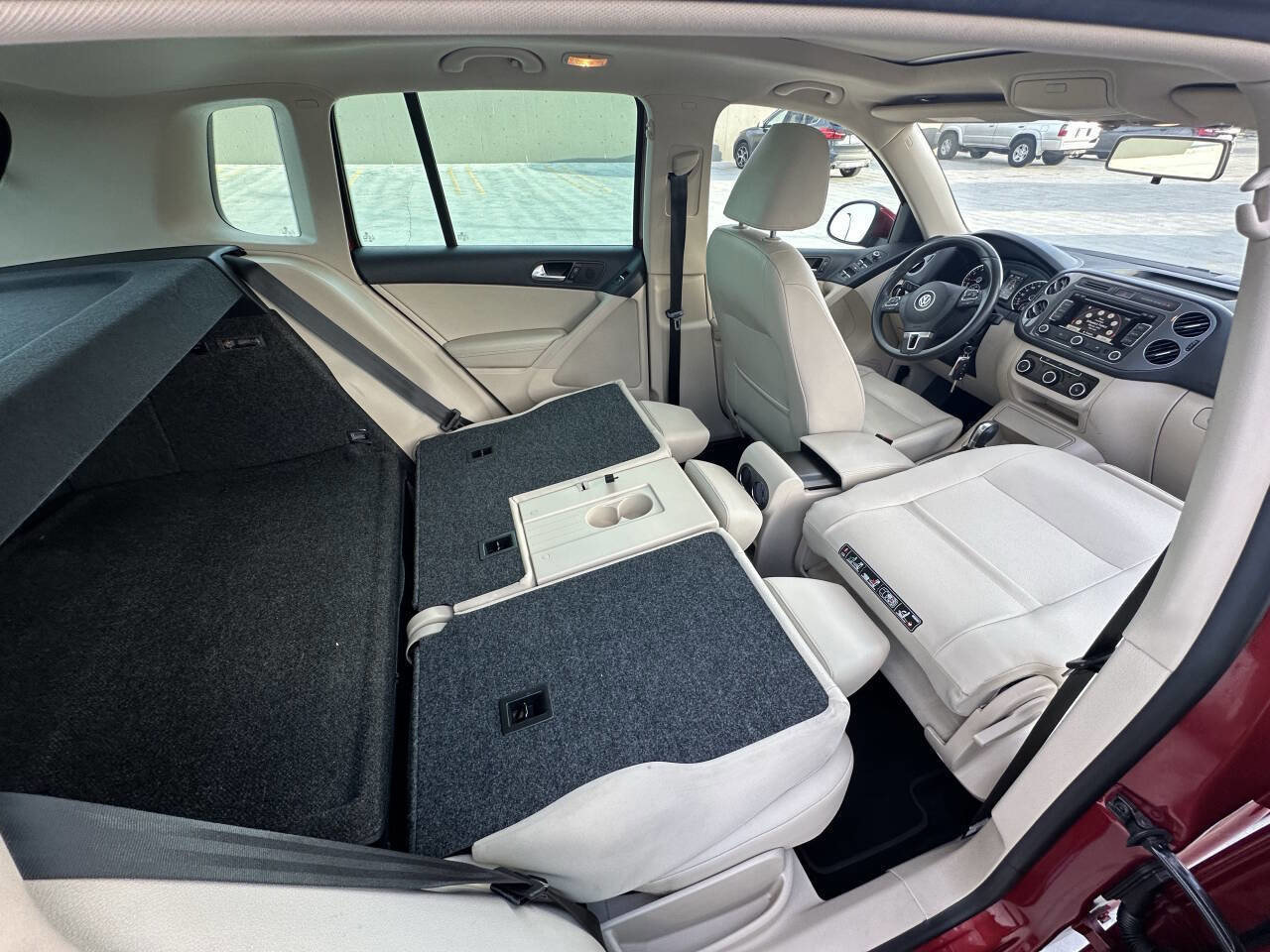 Used 2012 Volkswagen Tiguan SE image 20