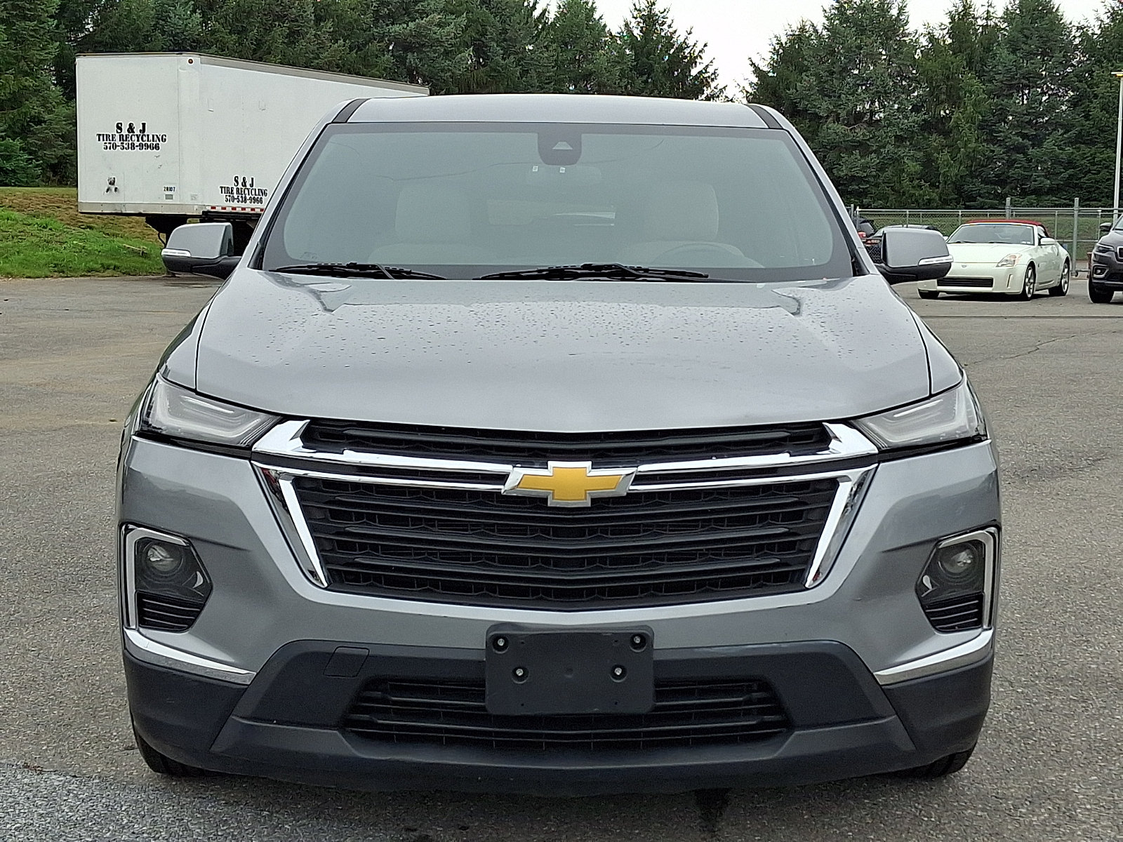 Used 2023 Chevrolet Traverse LS w/ Safety Package FWD image 2