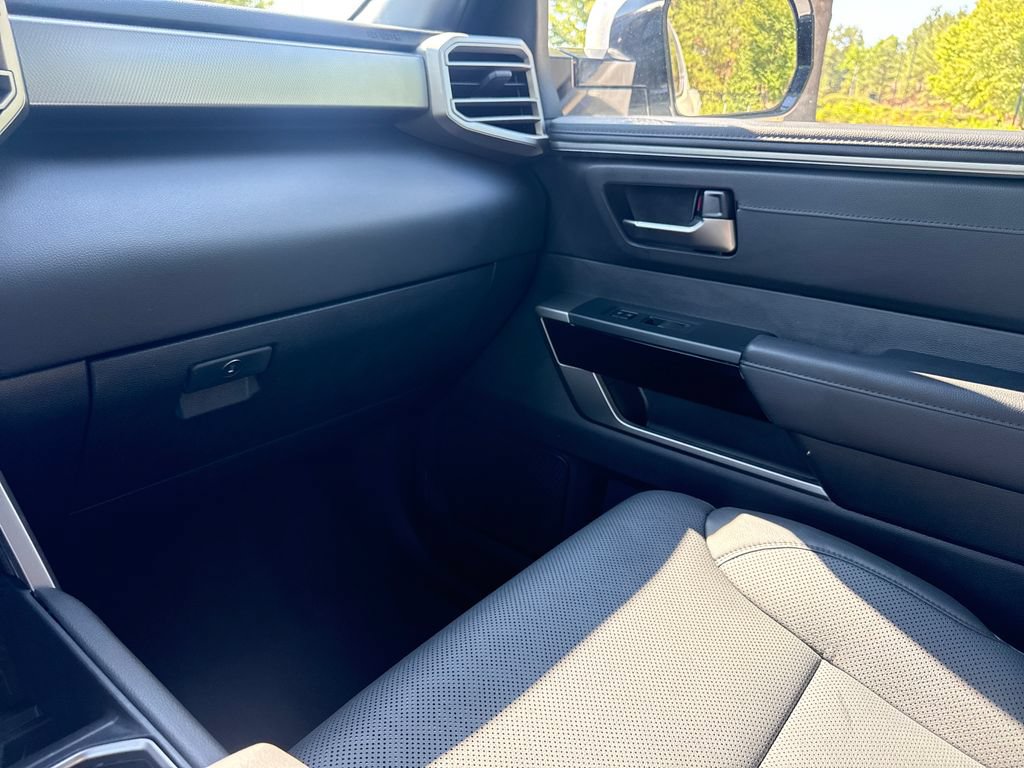 Used 2025 Toyota Tundra Limited AWD/4WD image 17
