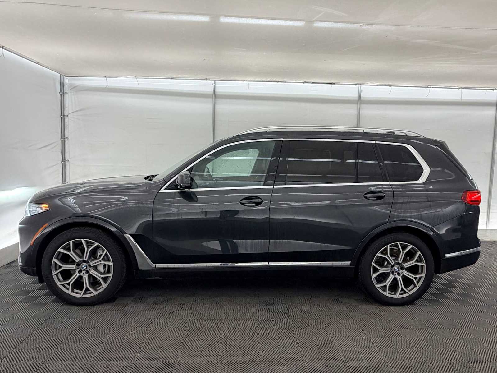 Used 2022 BMW X7 xDrive40i w/ Executive Package image 3
