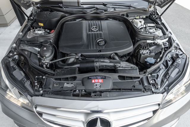Used 2014 Mercedes-Benz E 250 BlueTEC Sedan image 17