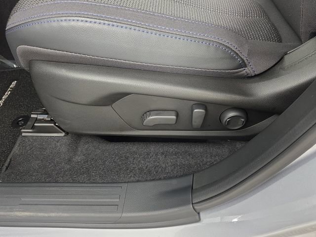 Certified 2025 Subaru Forester Premium AWD/4WD image 17