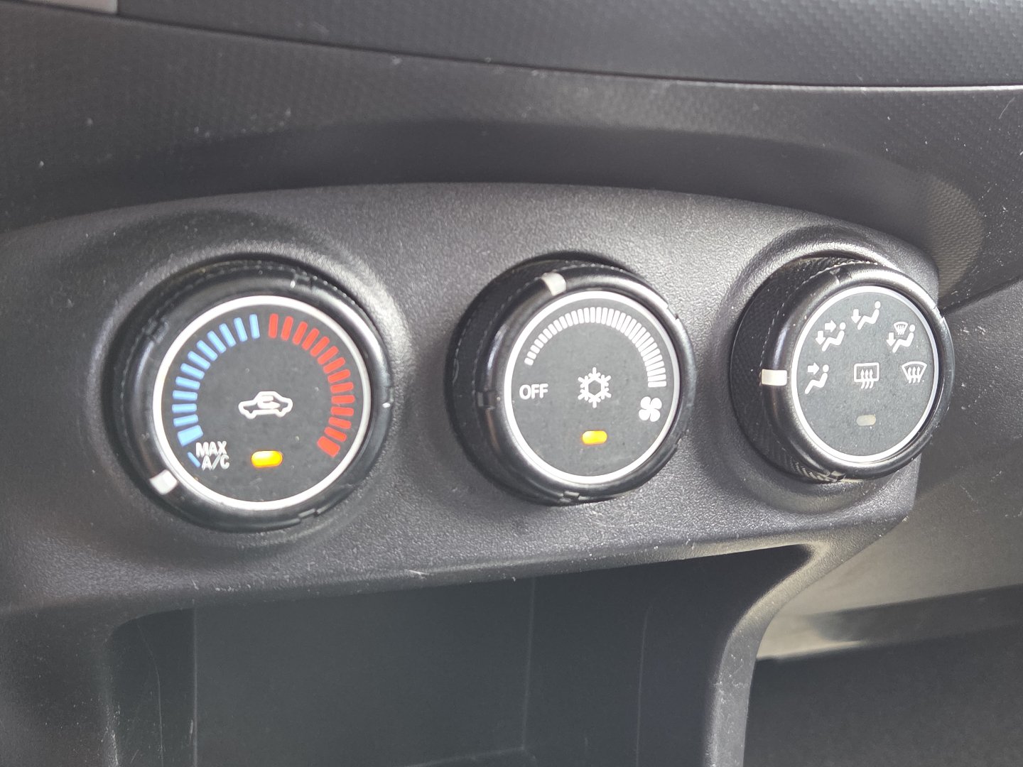 Used 2012 Mitsubishi Outlander ES FWD image 5