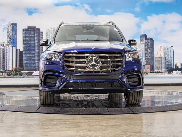 Used 2025 Mercedes-Benz GLS 580 4MATIC image 3