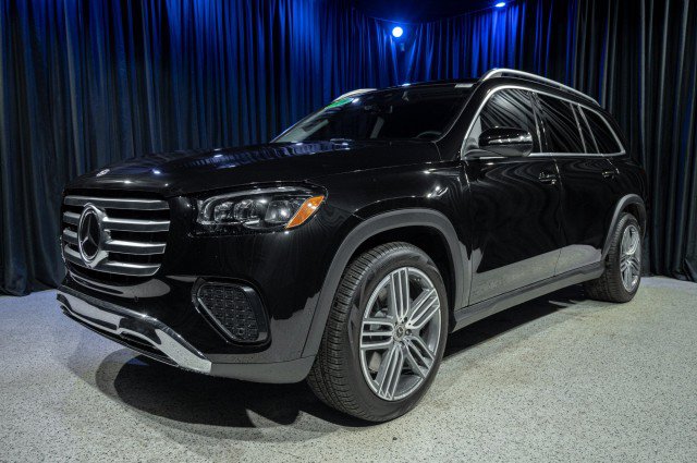 Used 2026 Mercedes-Benz GLS 450 4MATIC image 1