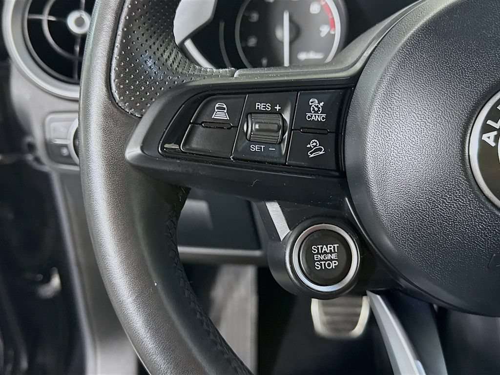 Used 2023 Alfa Romeo Stelvio Veloce AWD/4WD image 22
