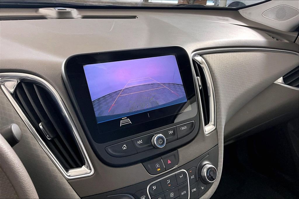 Used 2020 Chevrolet Malibu LT FWD image 20