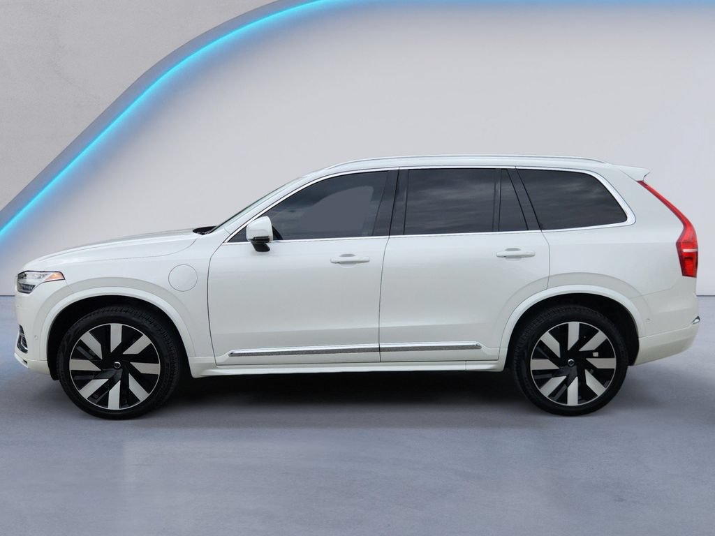 Certified 2025 Volvo XC90 T8 Plus AWD/4WD image 6