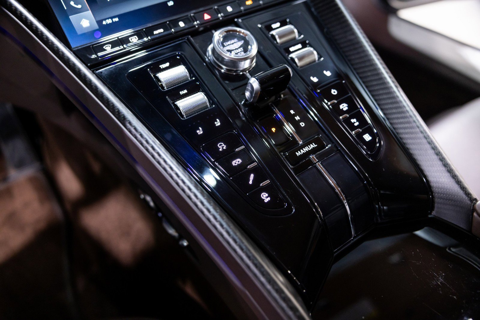 Used 2024 Aston Martin DB12 Coupe image 45